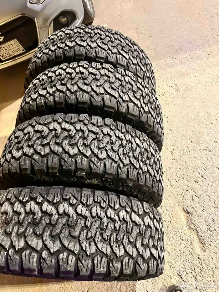 4 كفرات بي اف فواصل 17 شبه جديد 1