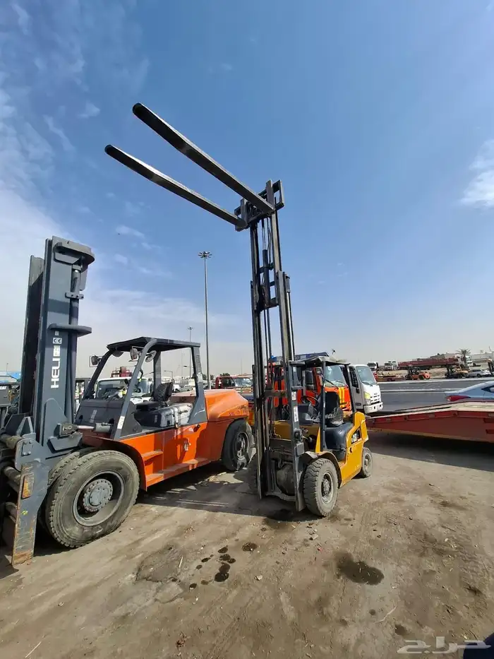 رافعة شوكية للإيجار. فوركلفت. Forklifts for rent daily or m 2