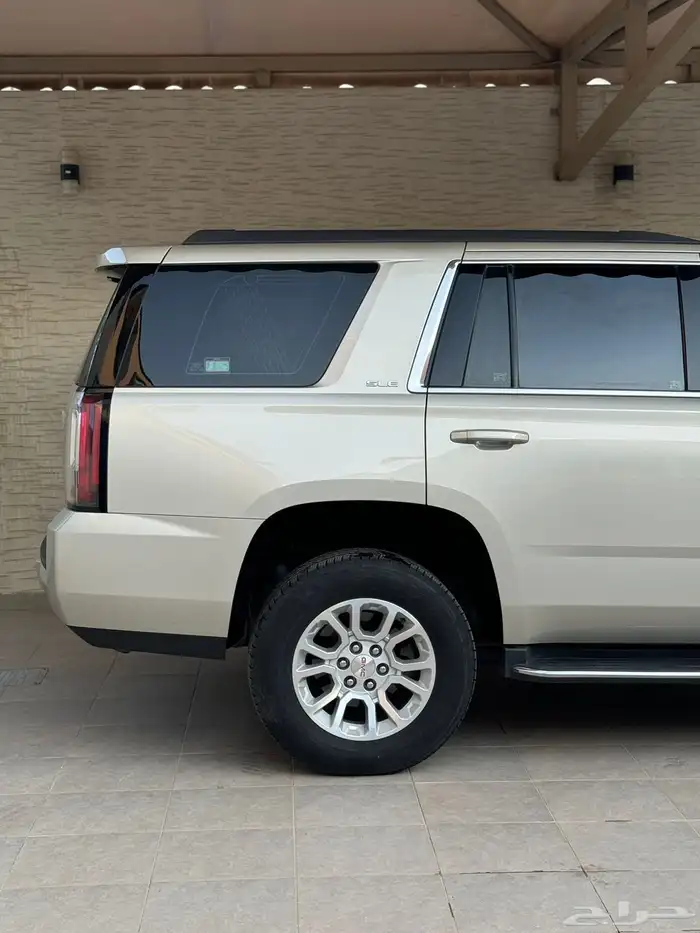 يوكن 2017 SLE مخزن ماشي 121 سعودي 15