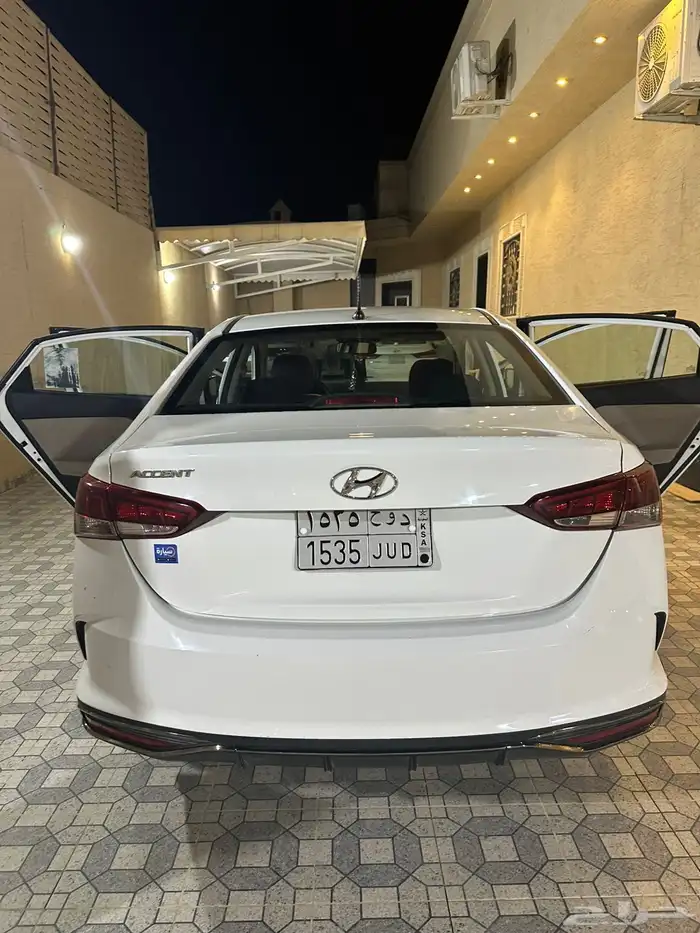 سياره اكسنت 2021 لون ابيض 7