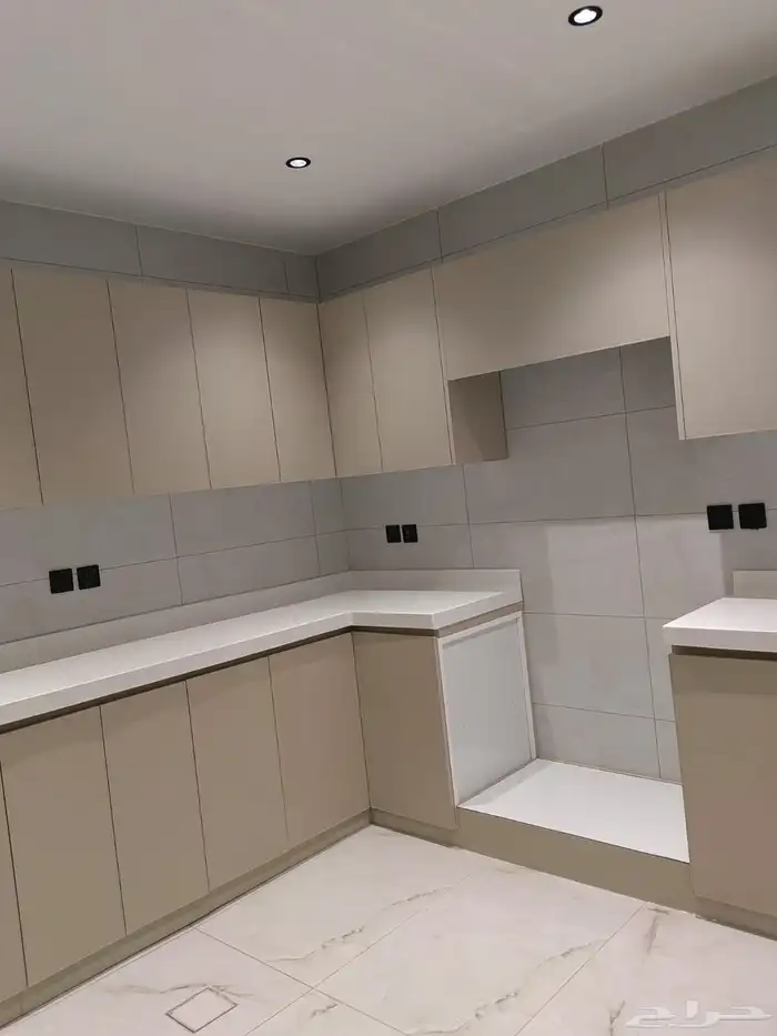 فله للإيجار من المالك جديده بمطبخ ومكيفات 15