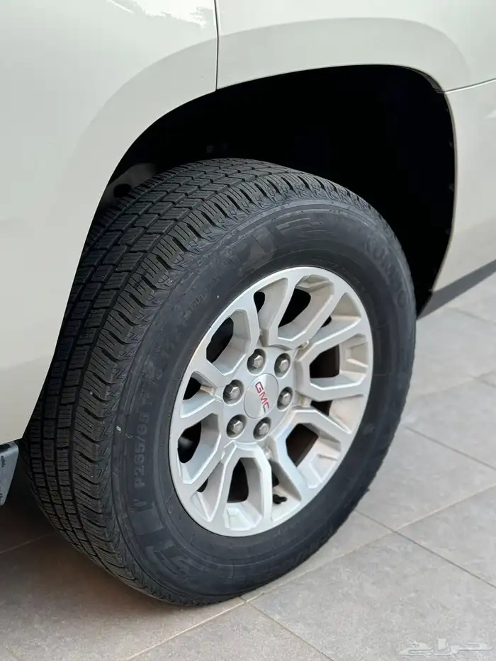 يوكن 2017 SLE مخزن ماشي 121 سعودي 20