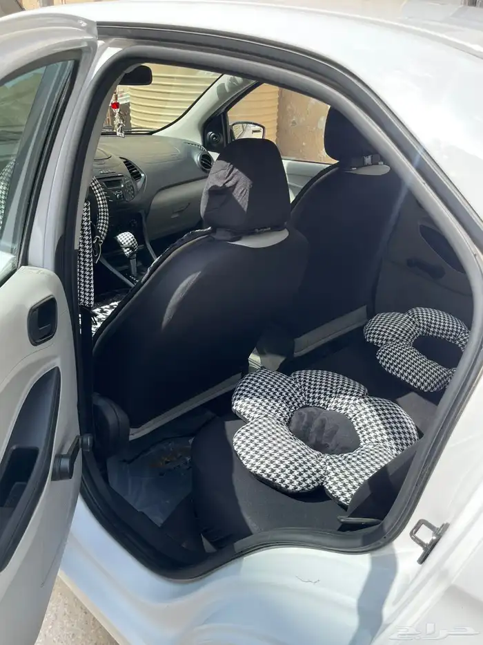 للبيع فورد فيجو 5