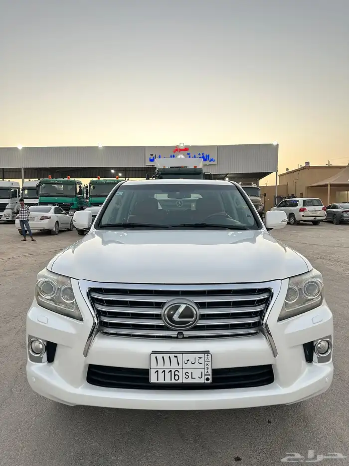 جيب لكزس 2012 سعودي فل كامل بدي ومحركات وكالة 5
