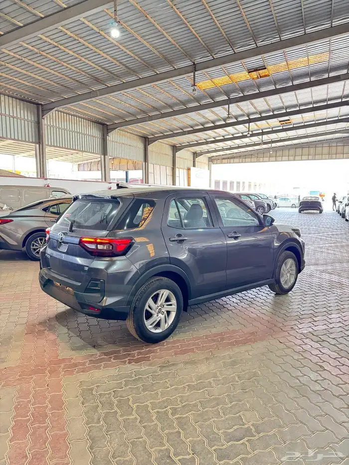 تويوتا رايزXLE 3