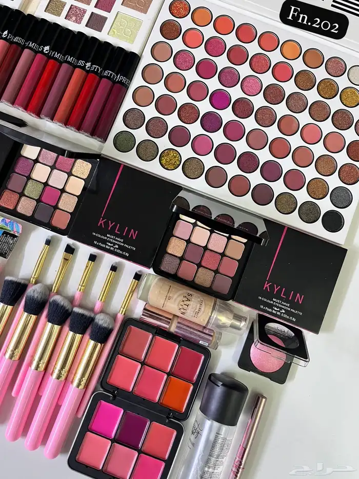 عرض مكياج مجموعة السعاده 2