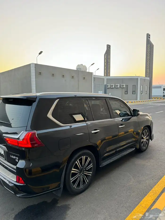 جيب لكزس 2019 فل كامل 3