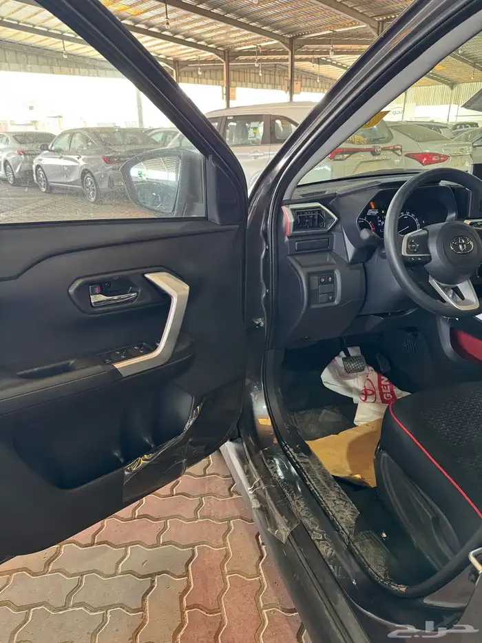 تويوتا رايزXLE 9