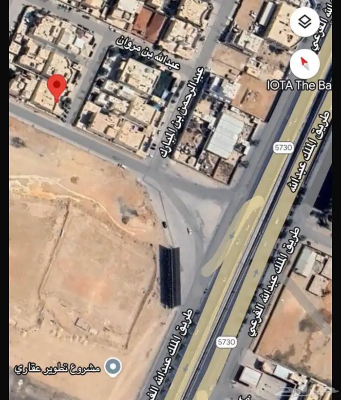 بيت قديم للبيع في حي الحمرا ارض 0