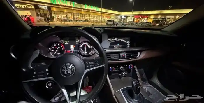 الفا روميو ستيلفيو 8