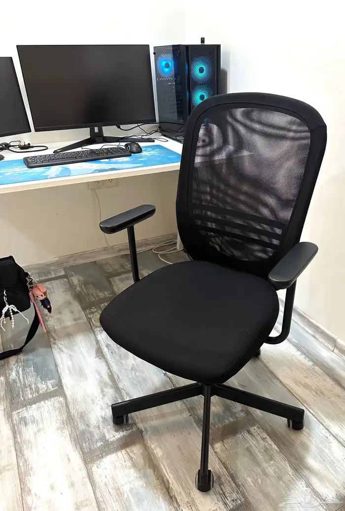 مكتب طاولة و كرسي من ايكيا Ikea 3