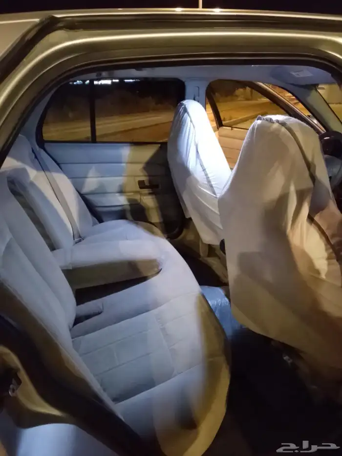 للبيع فورد فكتوريا موديل2003 نظيف شرط 12