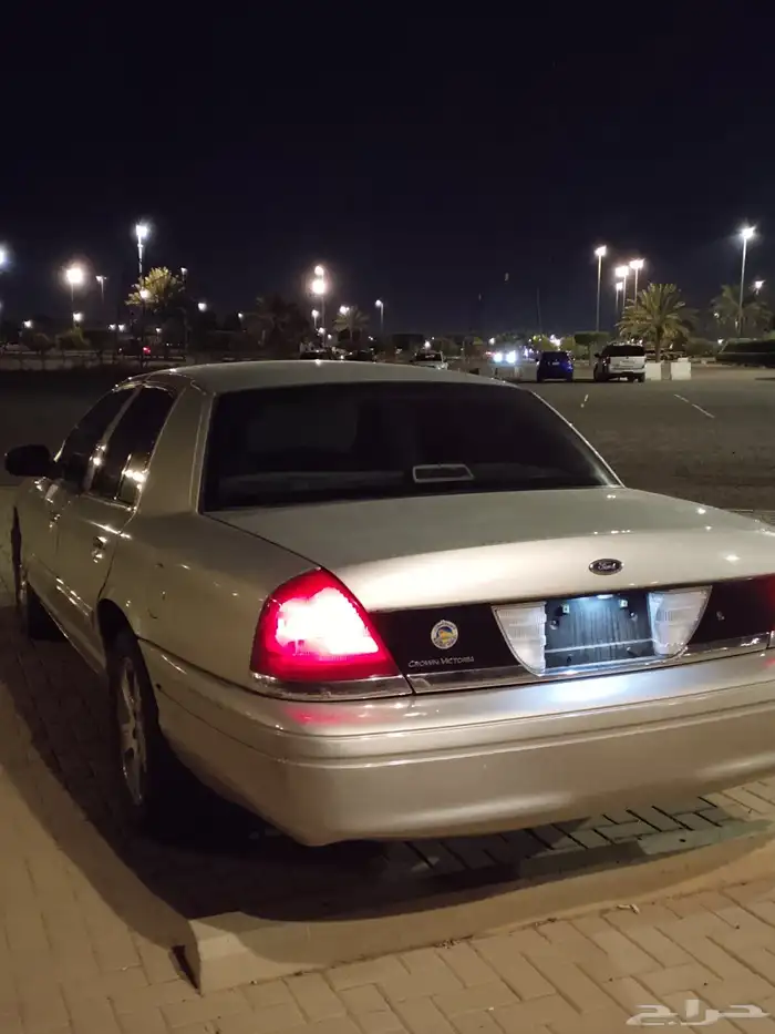 للبيع فورد فكتوريا موديل2003 نظيف شرط 5