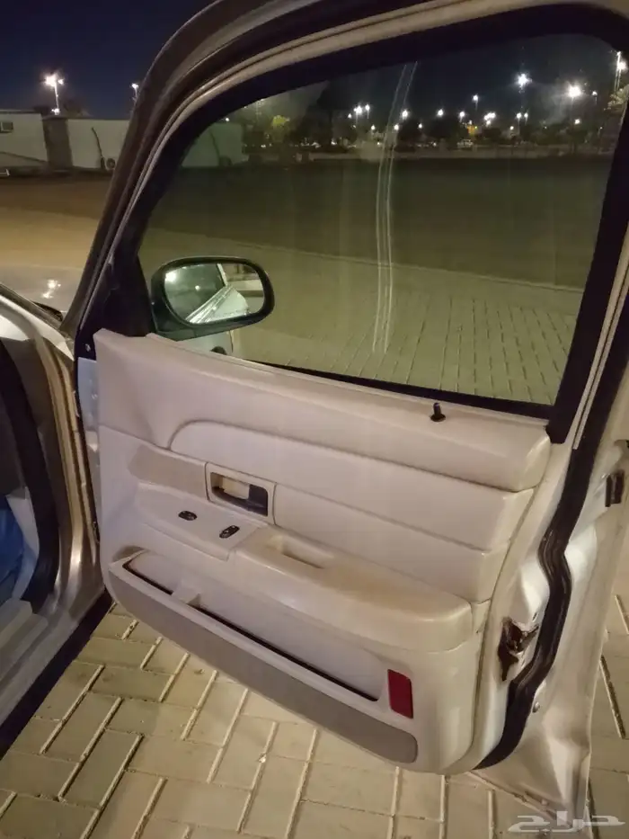 للبيع فورد فكتوريا موديل2003 نظيف شرط 14