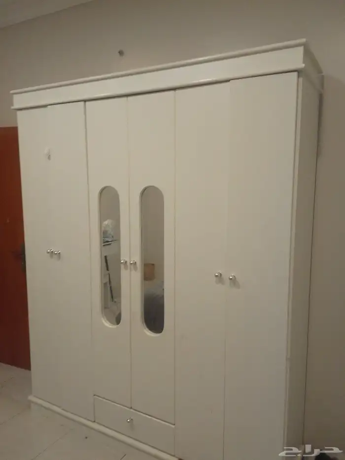 غرفة نوم سرير دولاب تسريحه 0