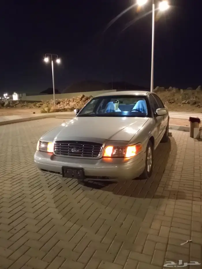 للبيع فورد فكتوريا موديل2003 نظيف شرط 3