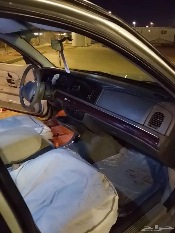 للبيع فورد فكتوريا موديل2003 نظيف شرط 9