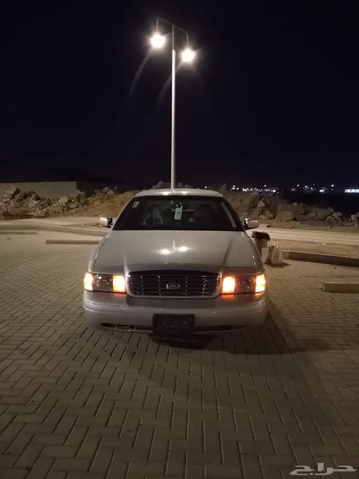 للبيع فورد فكتوريا موديل2003 نظيف شرط 1