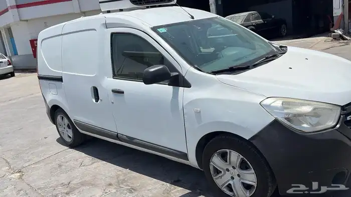 للبيع عدد من سيارات الرينو دوكر جاف ومبراد 12