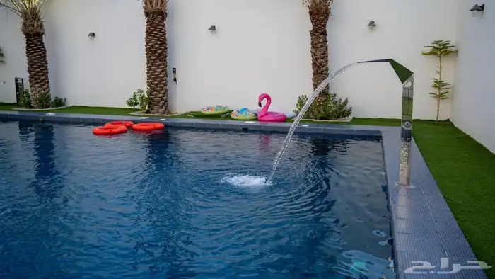 قسمين مع ملعب كوره للإيجار السنوي 14