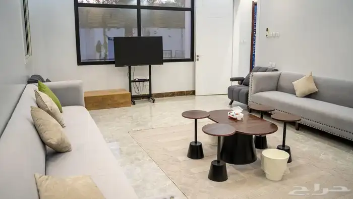 قسمين مع ملعب كوره للإيجار السنوي 40