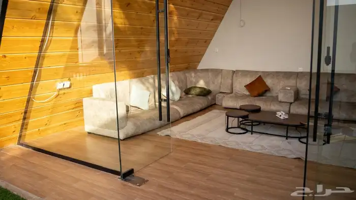 قسمين مع ملعب كوره للإيجار السنوي 16