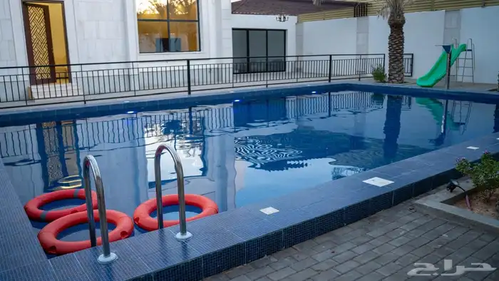 قسمين مع ملعب كوره للإيجار السنوي 32