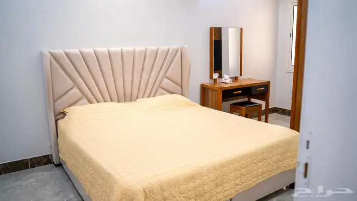 قسمين مع ملعب كوره للإيجار السنوي 8