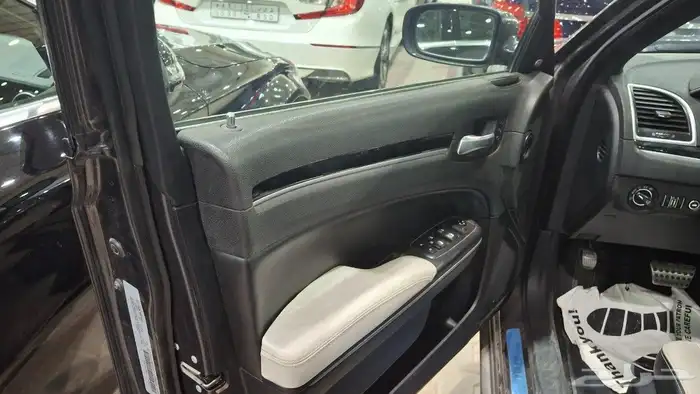 كريسلر 300 2020 مستعملة  مفحوصة مضمونه مصينه 5