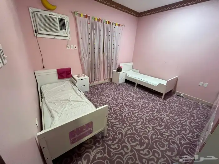 دولاب ملابس اطفال و3 اسرة مع مراتبها من ايكيا 3