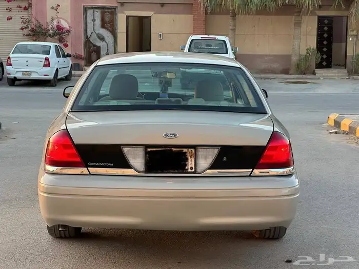 فورد فكتوريا سعودي 2010 6