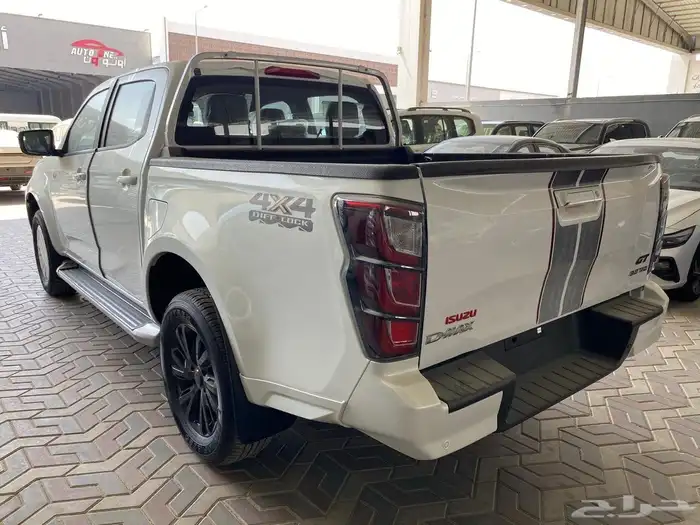 ايسوزو ديماكس غمارتين ديزال GT جير اتوماتيك موديل 2026 3