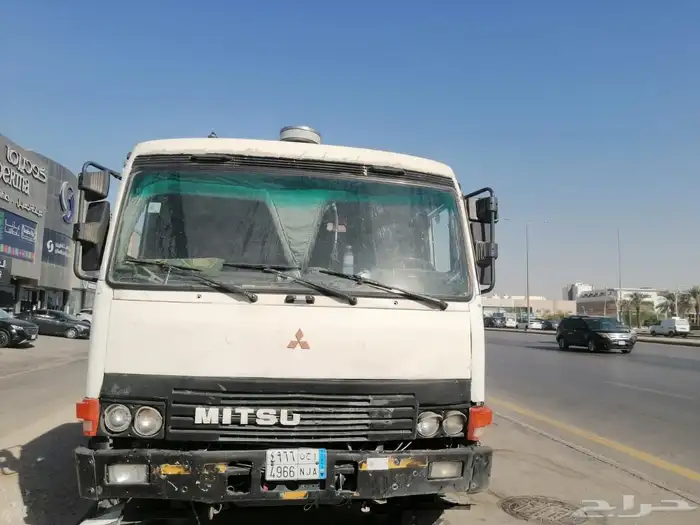 للبيع صهريج ماء مستبيشي موديل 93 عايدي حموله 12 طن 2