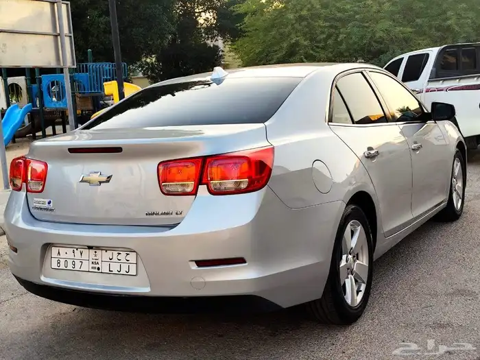 للبيع ماليبو وكاله ممشى قليل مخزنة بالهفوف 4 سلندر 25