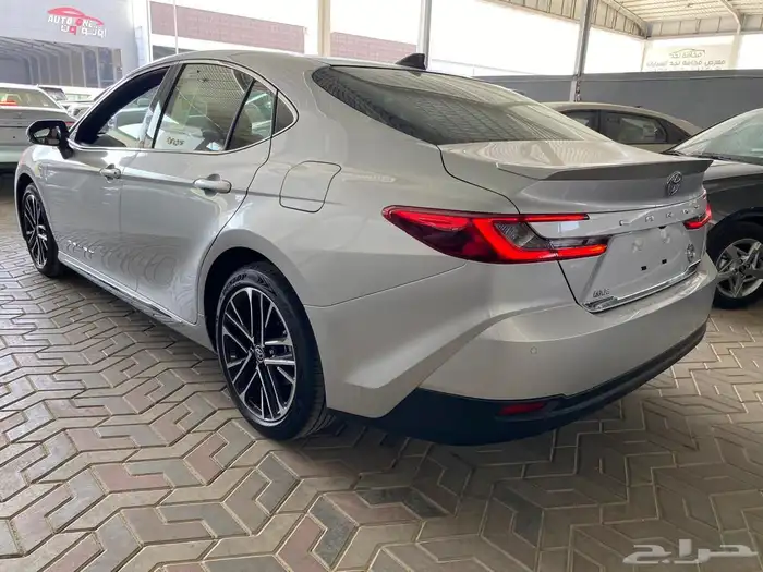 تويوتا كامري جراندي GLE فل كامل الساير 2025 5