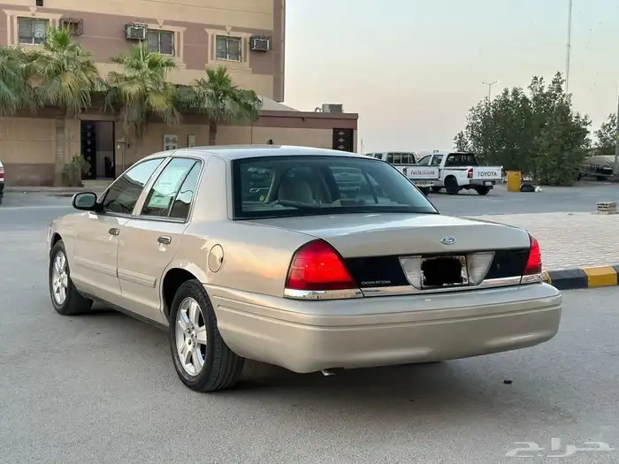 فورد فكتوريا سعودي 2010 8