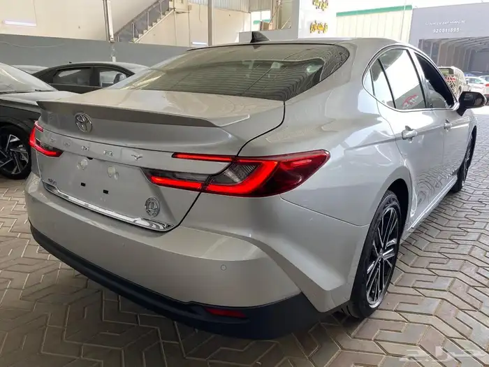 تويوتا كامري جراندي GLE فل كامل الساير 2025 4