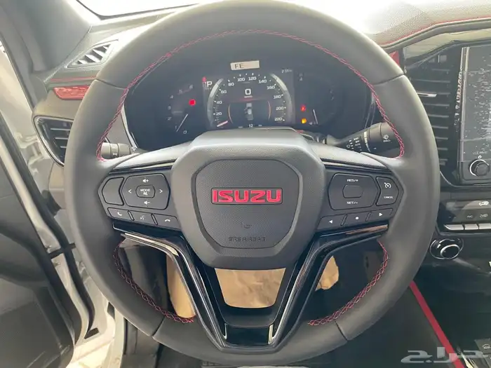 ايسوزو ديماكس غمارتين ديزال GT جير اتوماتيك موديل 2026 14