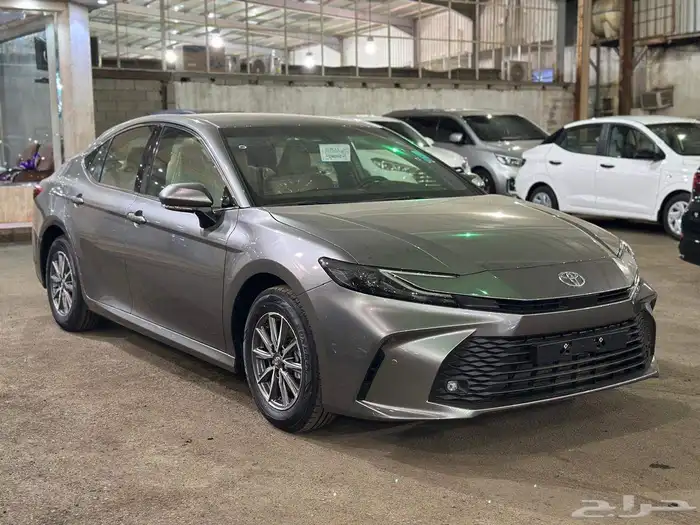 تويوتا كامري 2025 E بنزين جديد 2