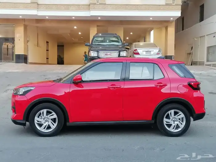 للبيع تويوتا رايز الموديل 2023 بحالة ممتازة جدا 6