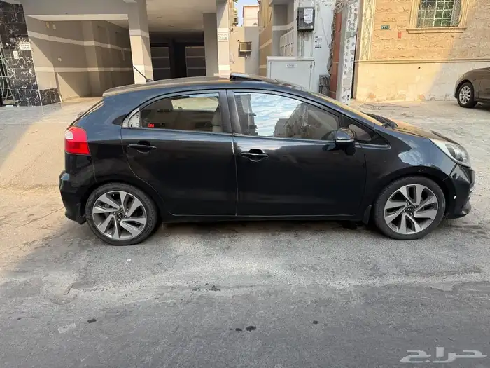 كيا ريو هاتش باك فل 6