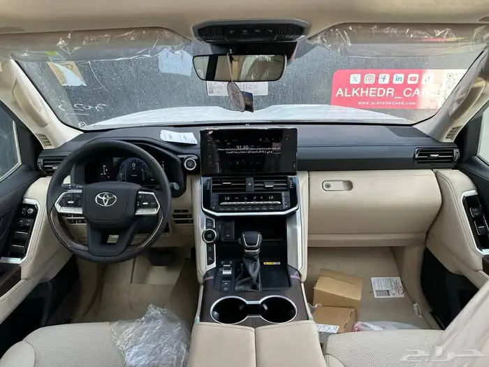 تويوتا لاندكروزر GXR L4 2025 لدى شركة عبدالمجيد الخضر 7