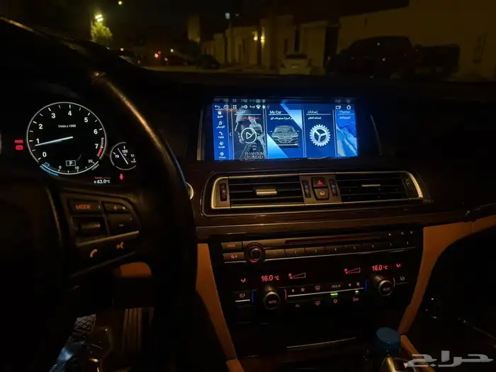 شاشة بي ان دبليو BMW 740 2012 8