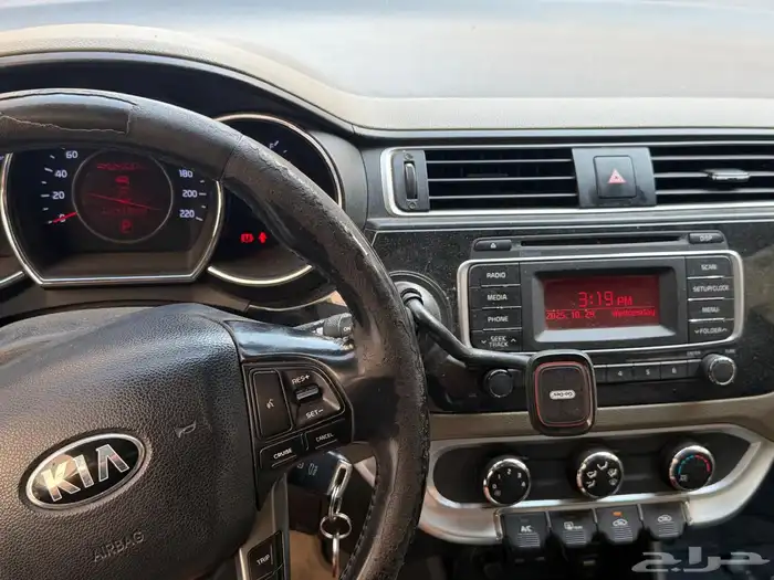 كيا ريو هاتش باك فل 3