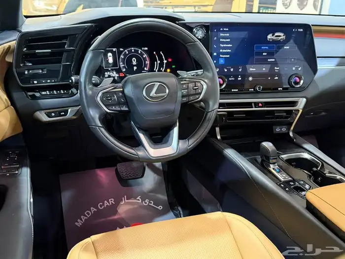 لكزس ار اكس بنزين مديل 2024 كندي عداد 18700 الف كيلو 11
