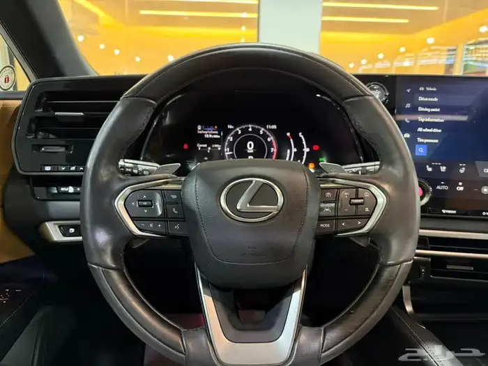 لكزس ار اكس بنزين مديل 2024 كندي عداد 18700 الف كيلو 4