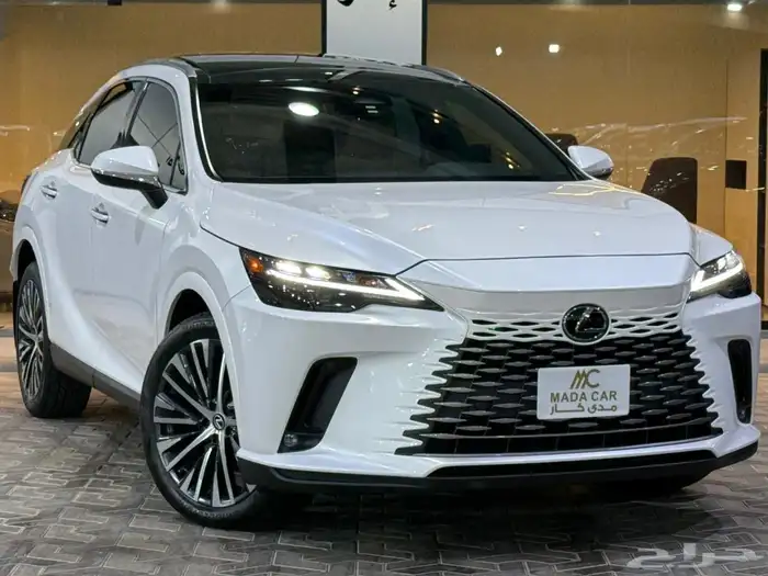 لكزس ار اكس بنزين مديل 2024 كندي عداد 18700 الف كيلو 2