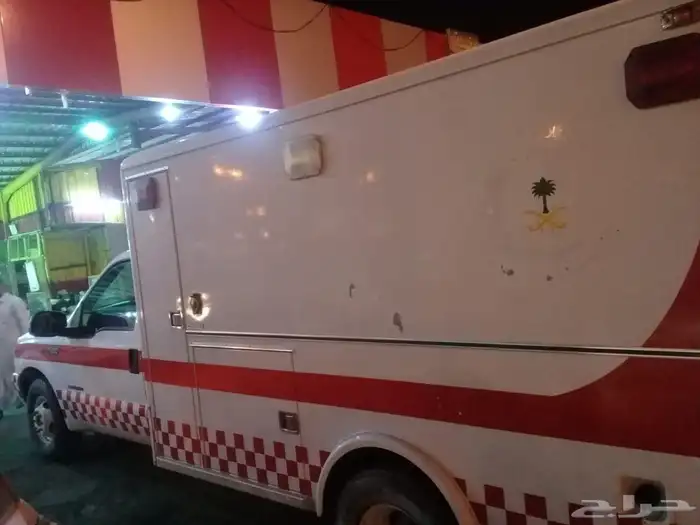 فورد موديل 2002 مخزن ماشي 17000فقط يوجد سمكره ولا رشات 0