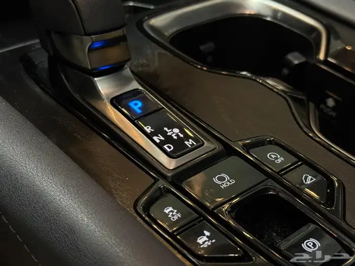 لكزس ار اكس بنزين مديل 2024 كندي عداد 18700 الف كيلو 7