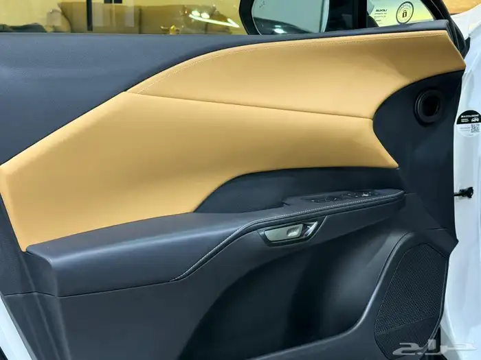 لكزس ار اكس بنزين مديل 2024 كندي عداد 18700 الف كيلو 8